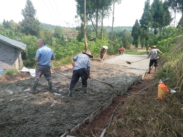 1590121662827323.jpg 2020.4.14大田村断头路硬化项目实施中 高通慧拍摄.jpg