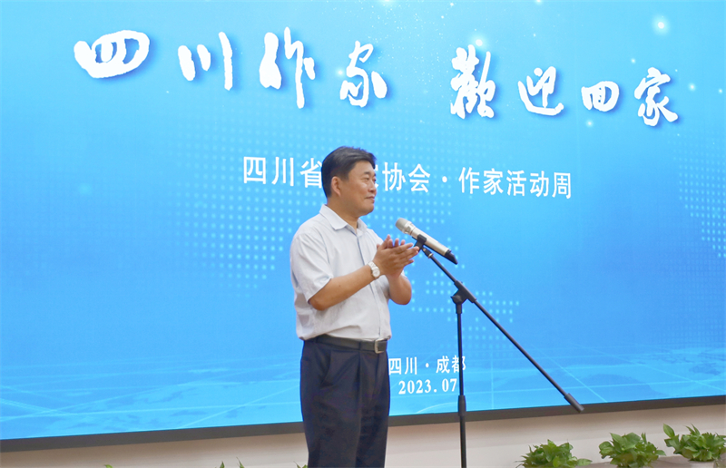 李铁5-1.jpg