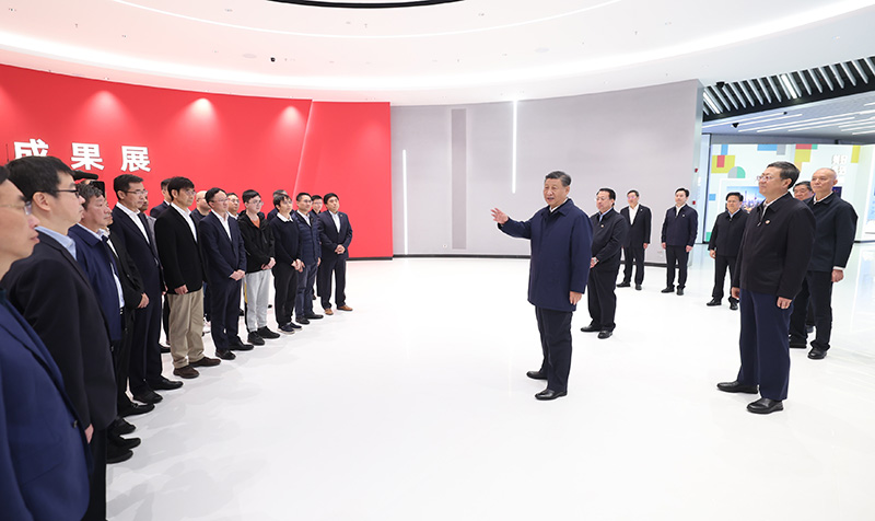 习近平在上海考察时强调
聚焦建设“五个中心”重要使命
加快建成社会主义现代化国际大都市
返京途中在江苏盐城考察
蔡奇陪同考察「相关图片」
