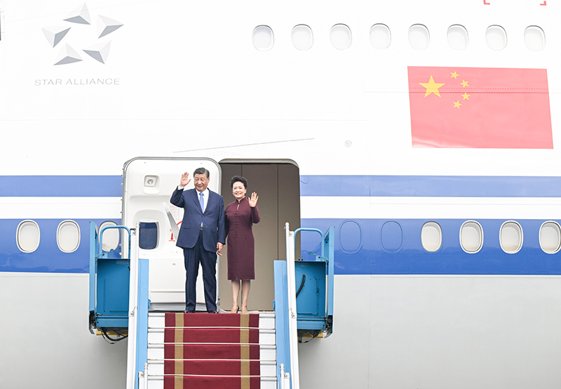 习近平抵达河内对越南进行国事访问「相关图片」