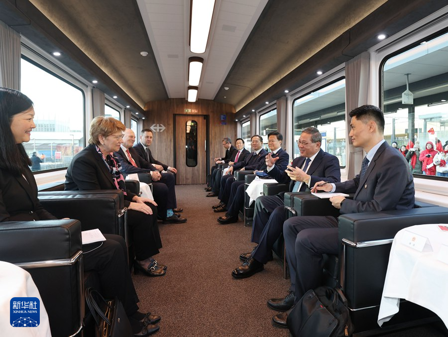 1705282692433875.jpg RRVKnnNPlL1DsT3y.jpg