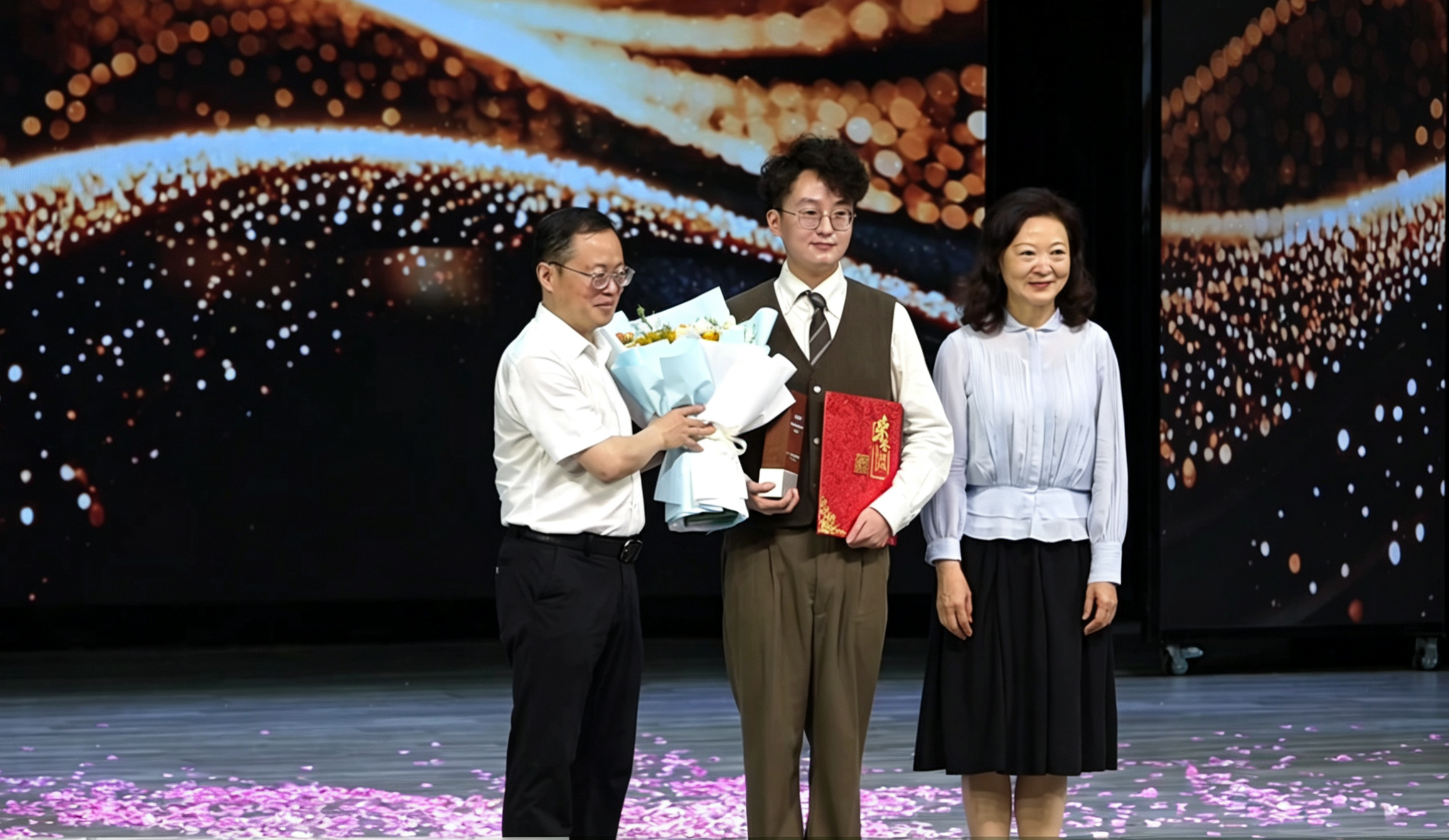 https://www.sczjw.net.cn:443/cms-web/ueditor/download?id=1074273939883868160