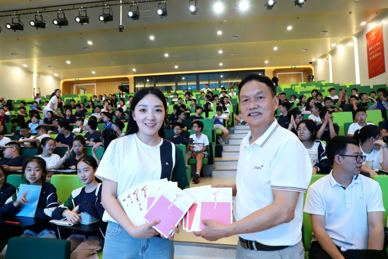 https://www.sczjw.net.cn:443/cms-web/ueditor/download?id=1078613251567960064