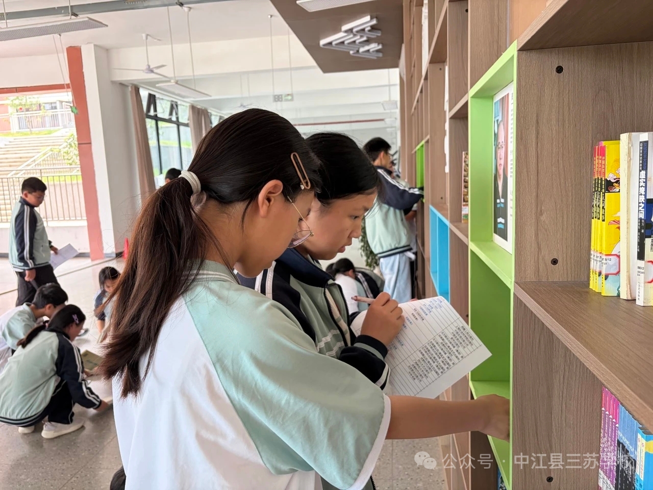 https://www.sczjw.net.cn:443/cms-web/ueditor/download?id=1082553355017699328
