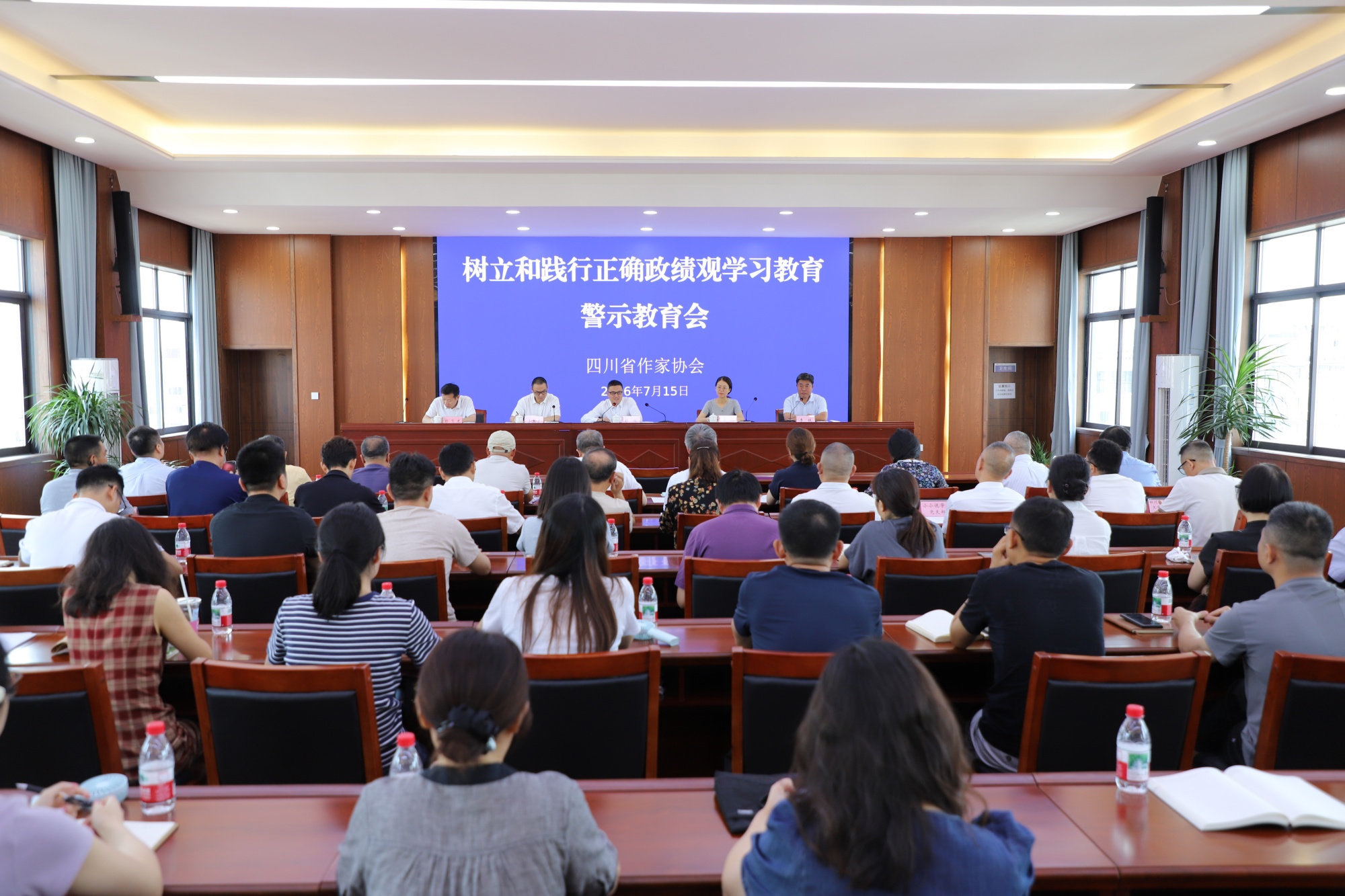 https://www.sczjw.net.cn:443/cms-web/ueditor/download?id=1094486428120301568