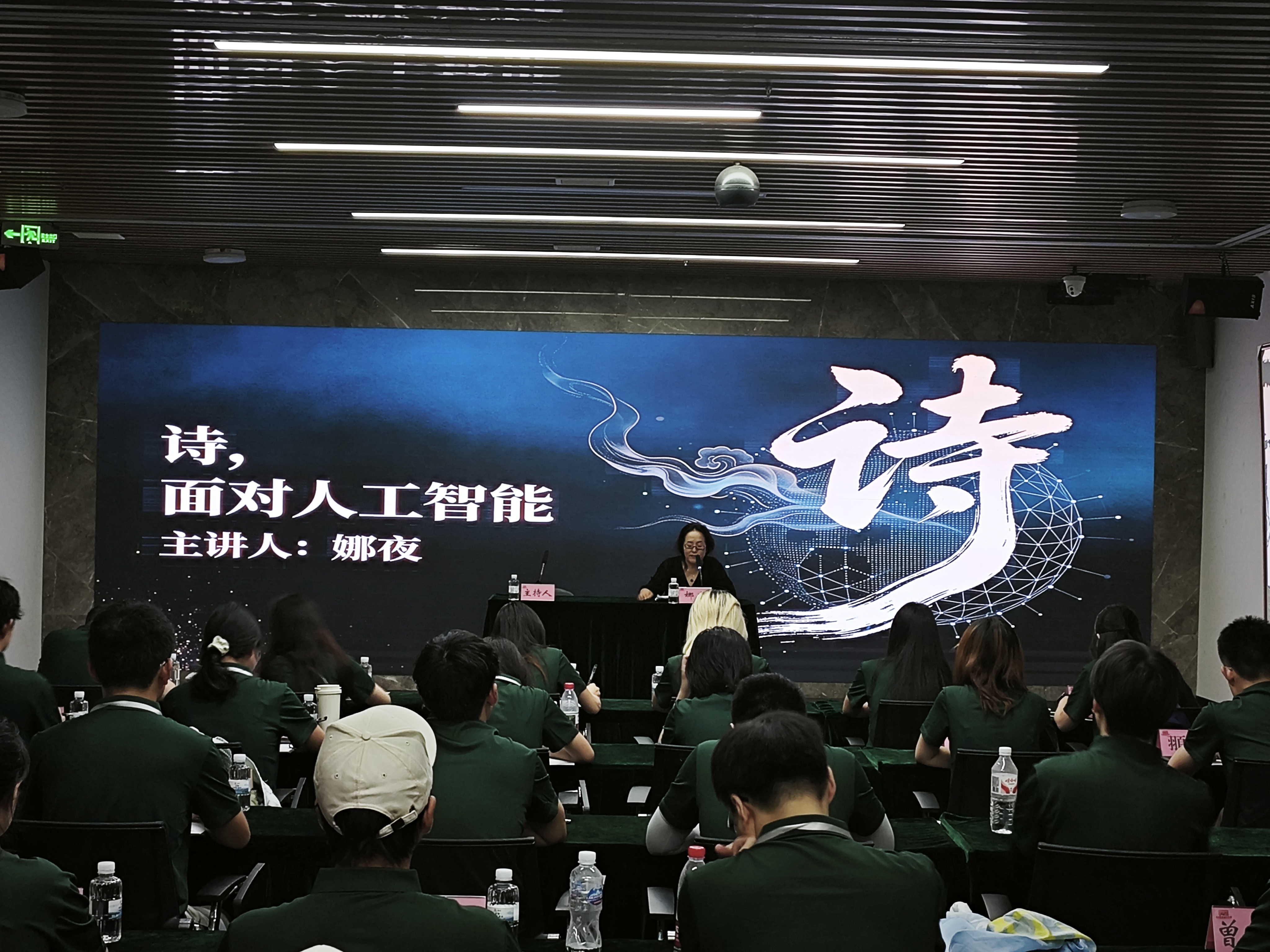 https://www.sczjw.net.cn:443/cms-web/ueditor/download?id=1102020103431045120
