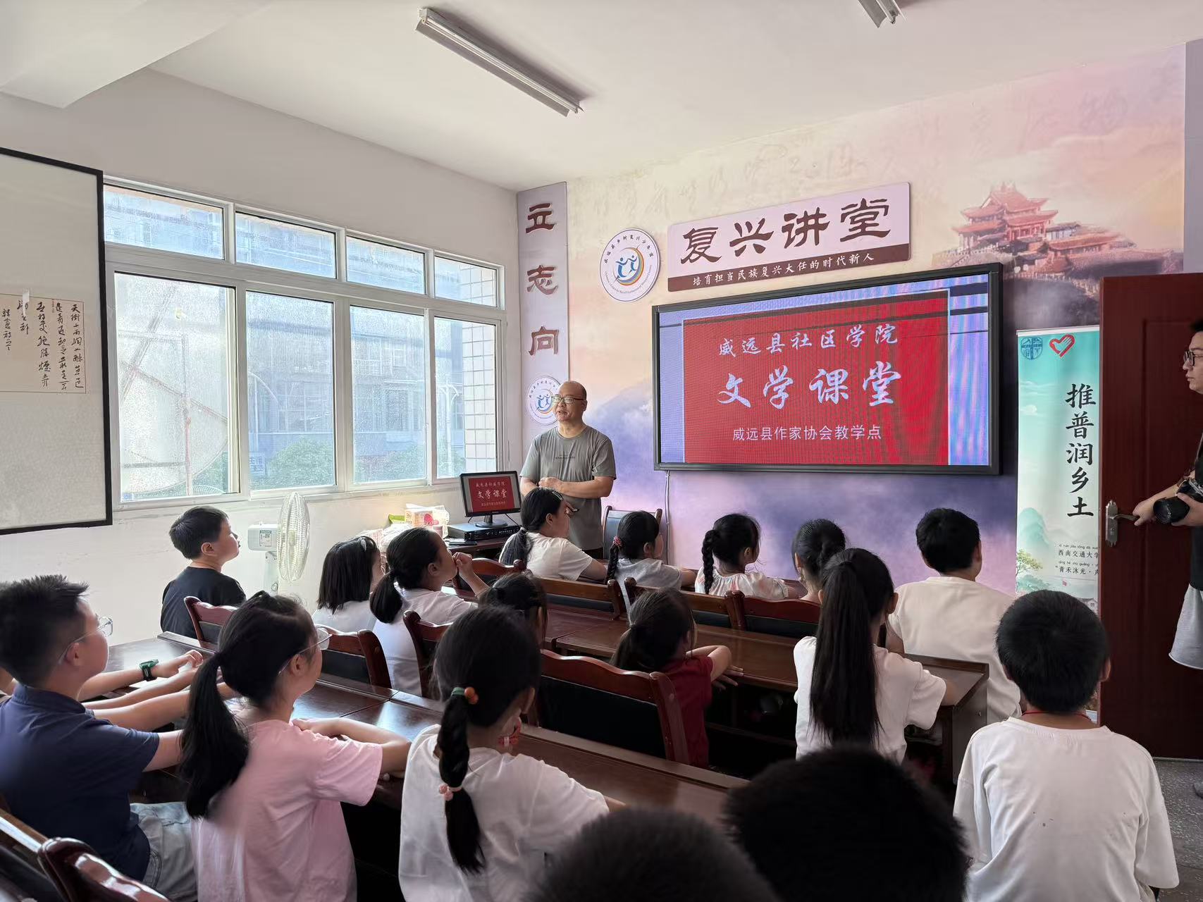 https://www.sczjw.net.cn:443/cms-web/ueditor/download?id=1110422108436480000