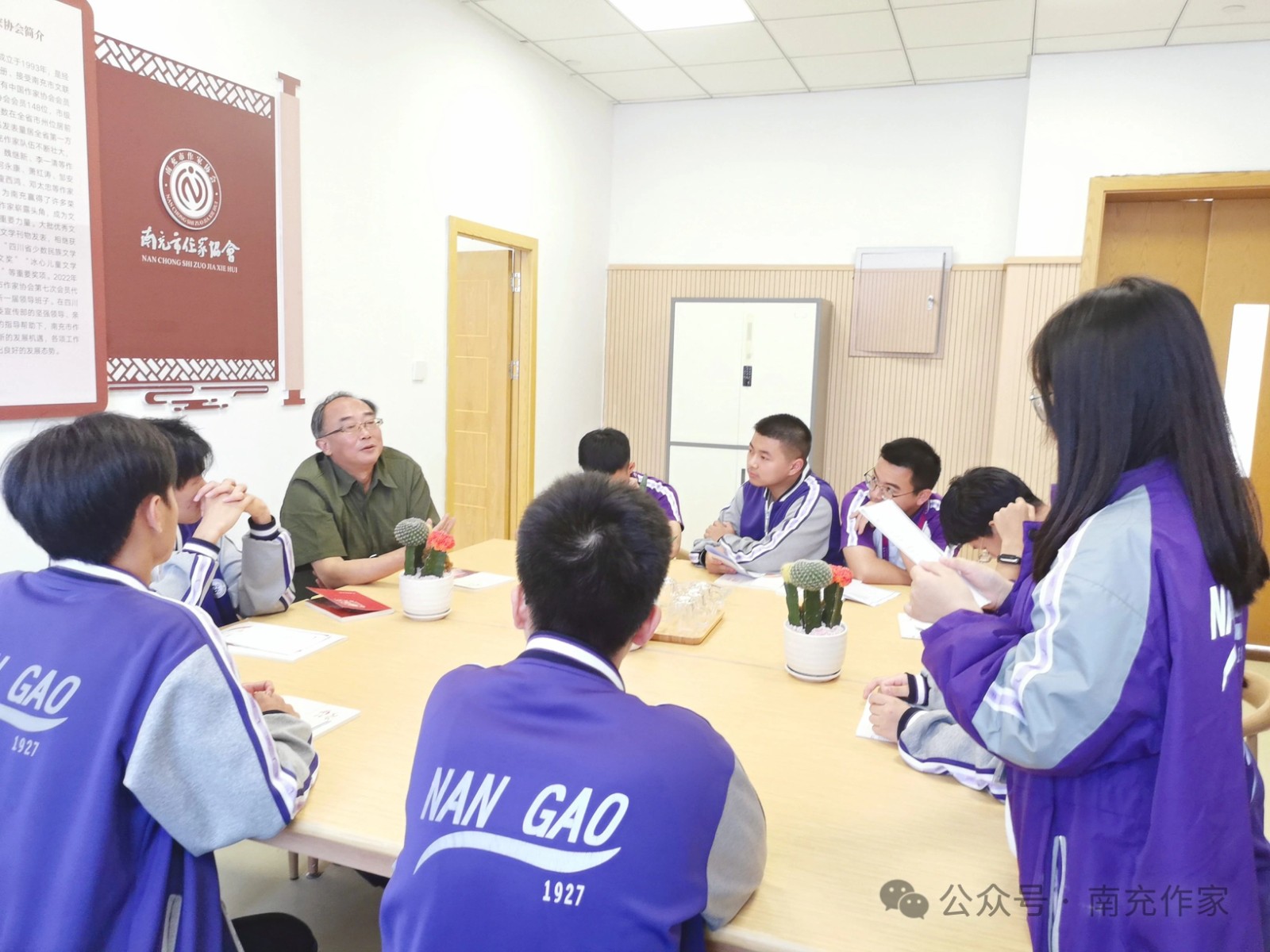 https://www.sczjw.net.cn:443/cms-web/ueditor/download?id=815743895159488512
