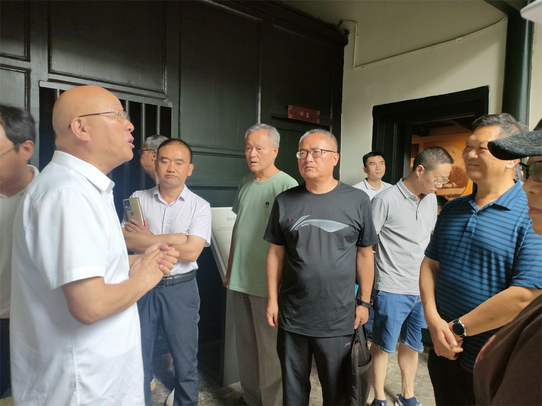 https://www.sczjw.net.cn:443/cms-web/ueditor/download?id=823083309012926464