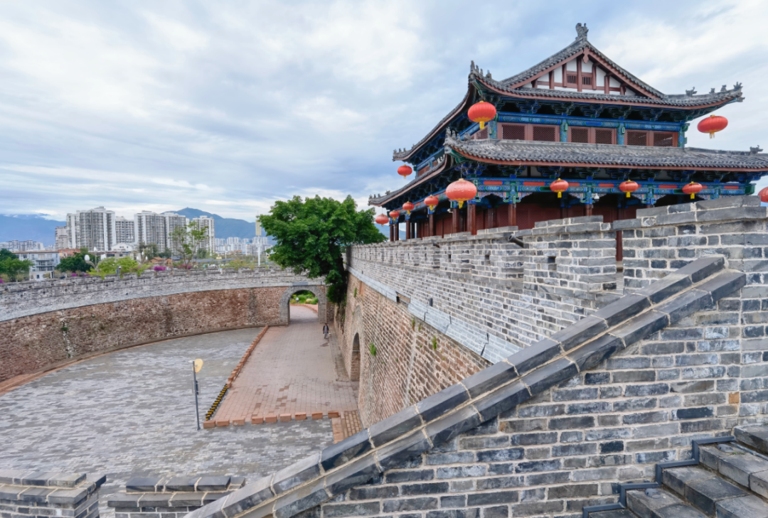 https://www.sczjw.net.cn:443/cms-web/ueditor/download?id=827351468863700992