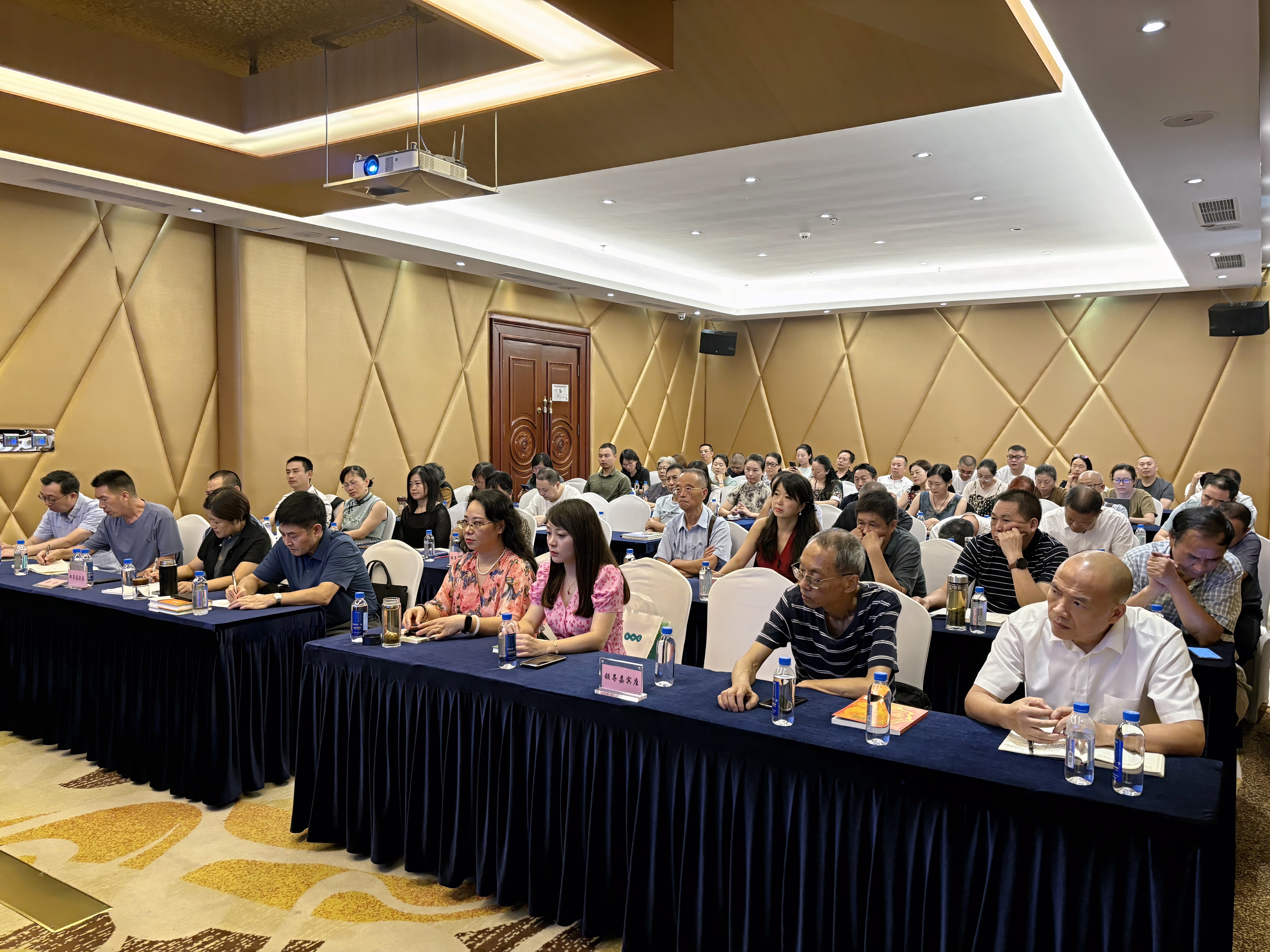 https://www.sczjw.net.cn:443/cms-web/ueditor/download?id=845519788746129408