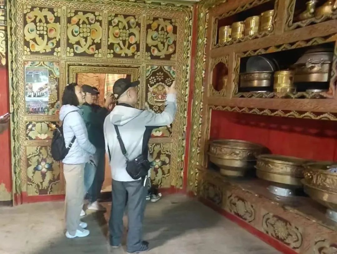 https://www.sczjw.net.cn:443/cms-web/ueditor/download?id=854264667818999808