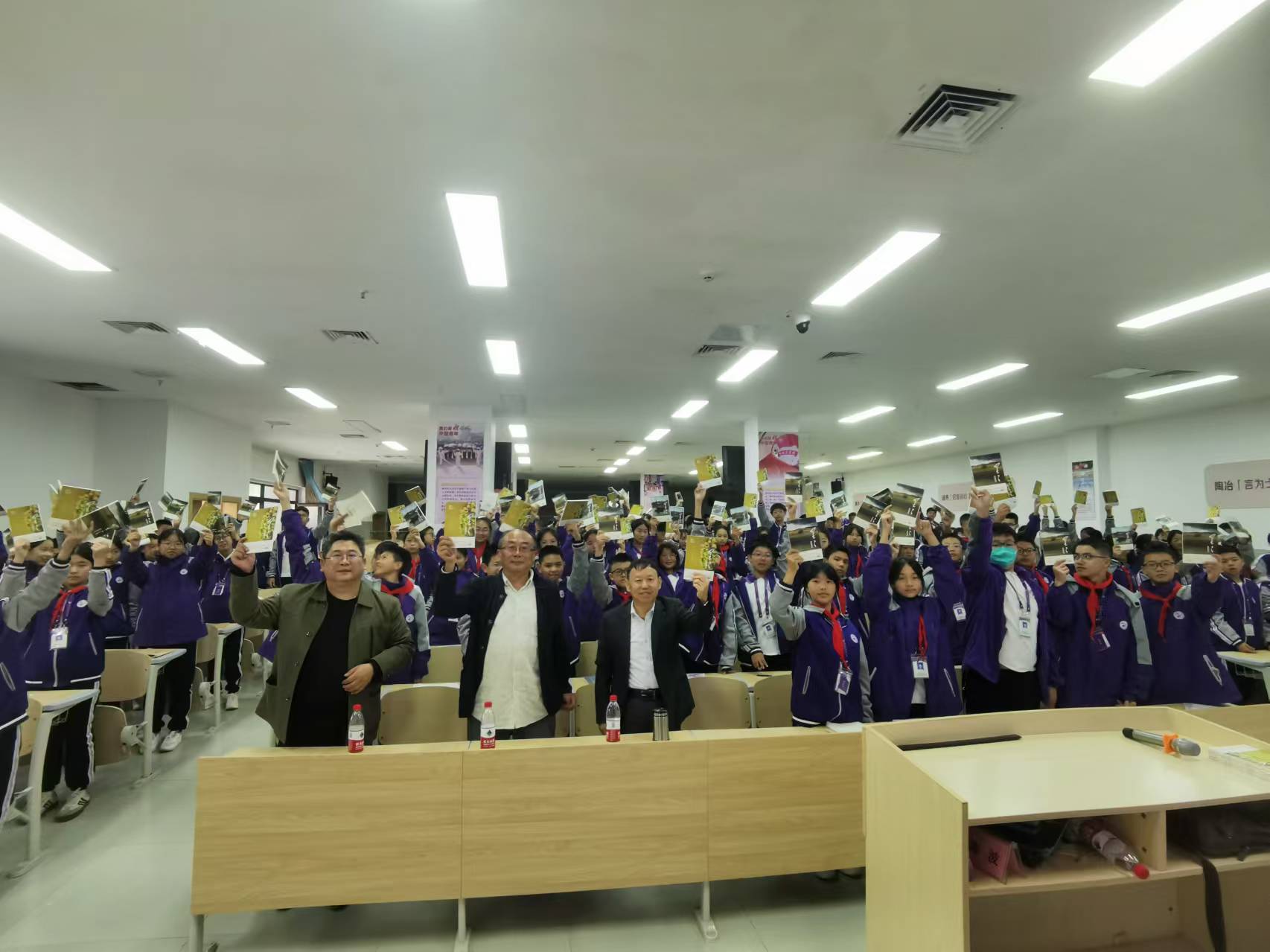 https://www.sczjw.net.cn:443/cms-web/ueditor/download?id=870813730443018240