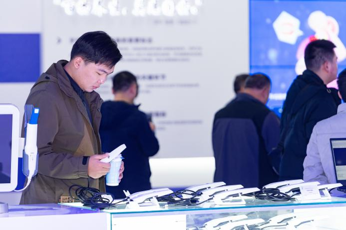 https://www.sczjw.net.cn:443/cms-web/ueditor/download?id=882971031660576768