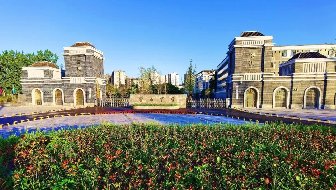 https://www.sczjw.net.cn:443/cms-web/ueditor/download?id=883596953749209088