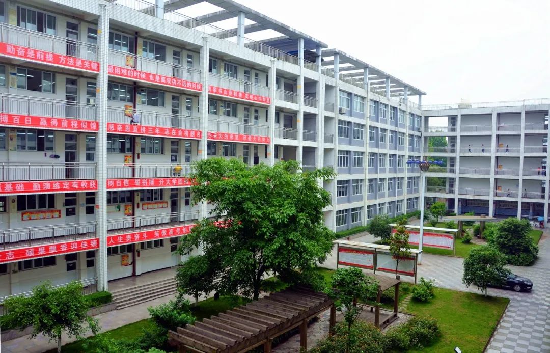 https://www.sczjw.net.cn:443/cms-web/ueditor/download?id=883597309606543360