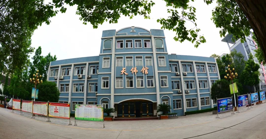 https://www.sczjw.net.cn:443/cms-web/ueditor/download?id=883597858070511616
