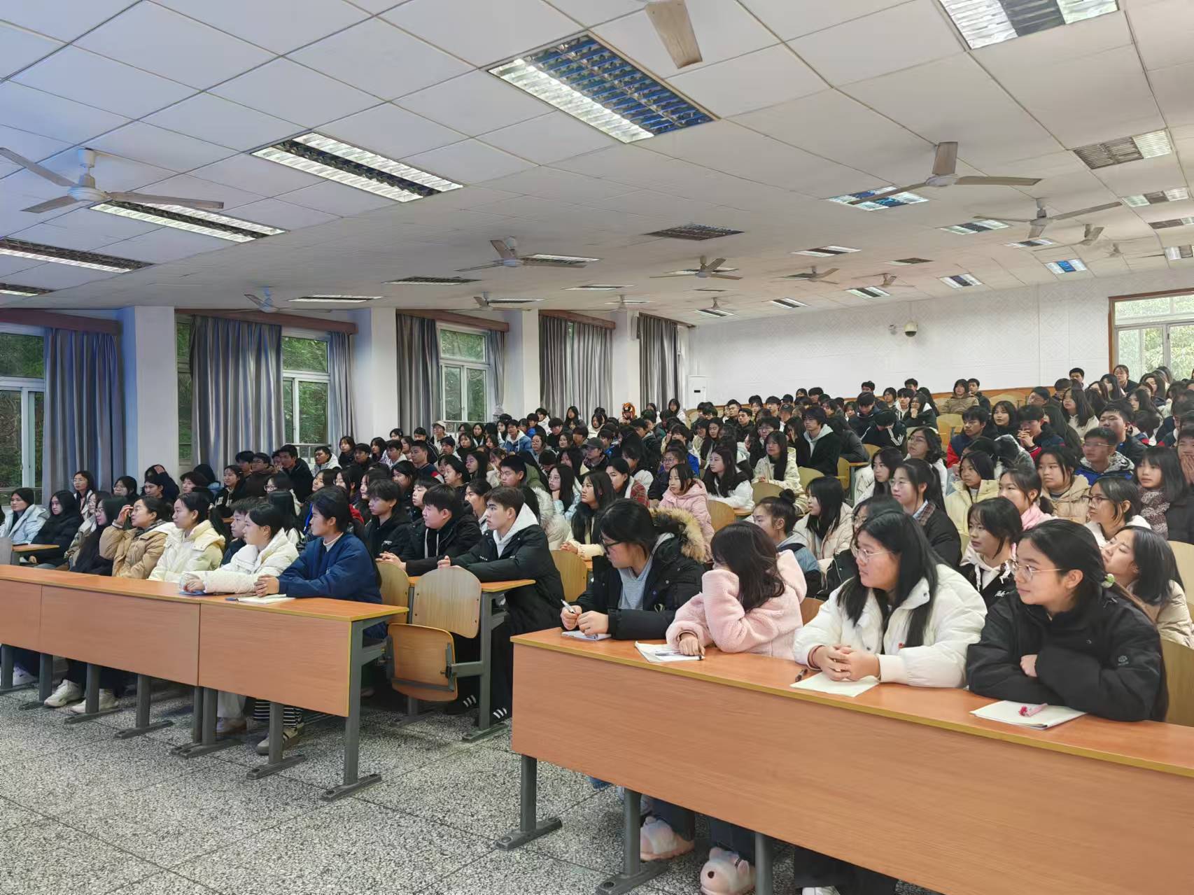https://www.sczjw.net.cn:443/cms-web/ueditor/download?id=883949119735250944