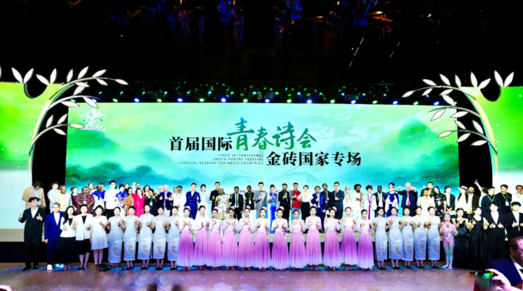 https://www.sczjw.net.cn:443/cms-web/ueditor/download?id=890816453874597888