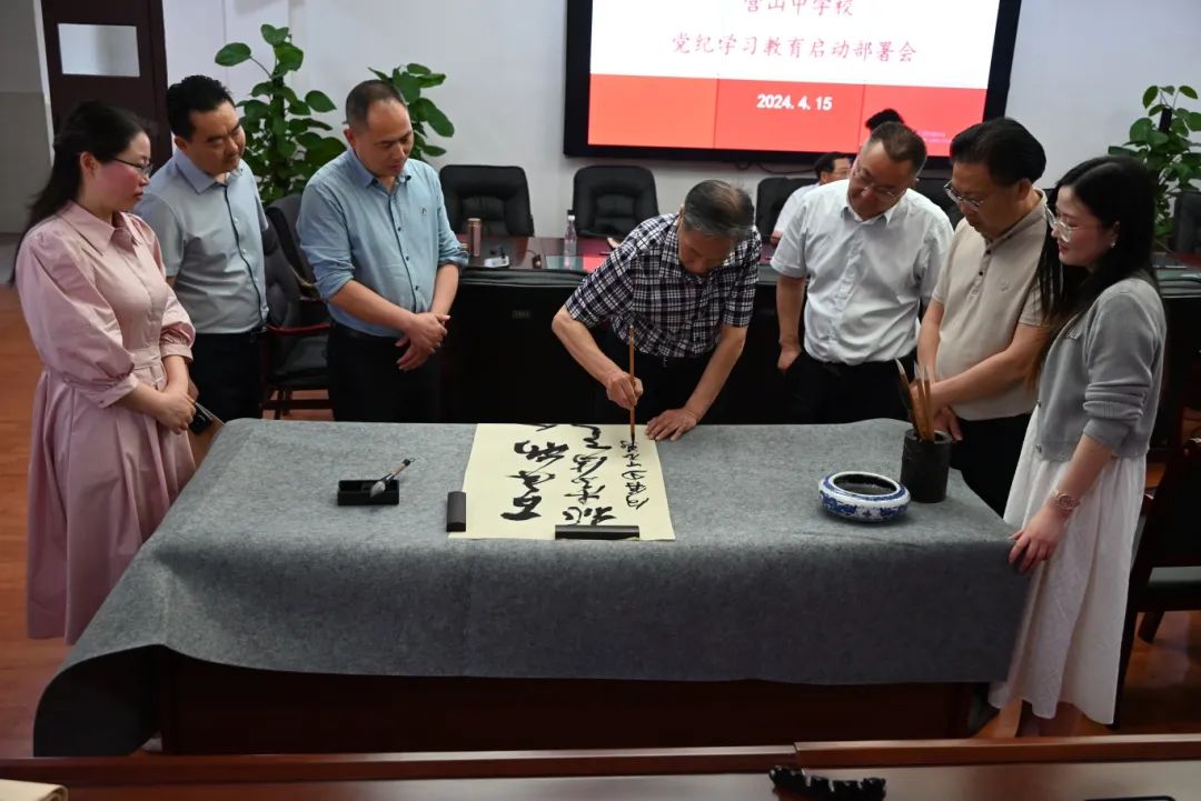 https://www.sczjw.net.cn:443/cms-web/ueditor/download?id=892205110682501120