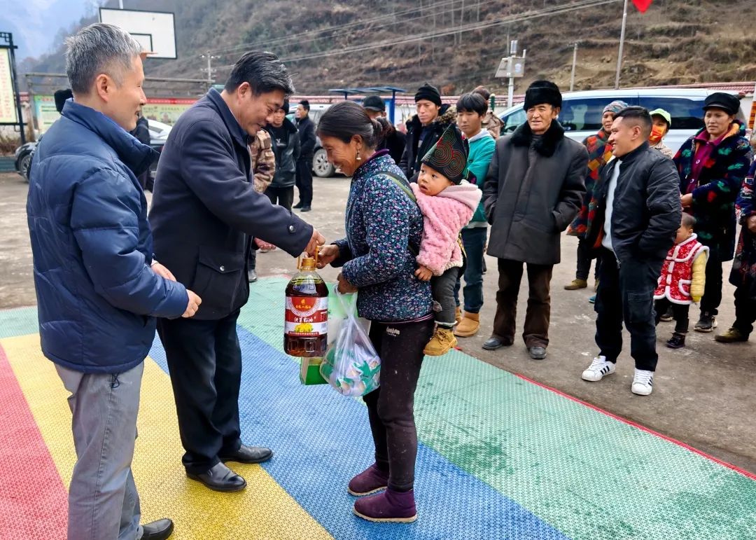 https://www.sczjw.net.cn:443/cms-web/ueditor/download?id=897273146913374208