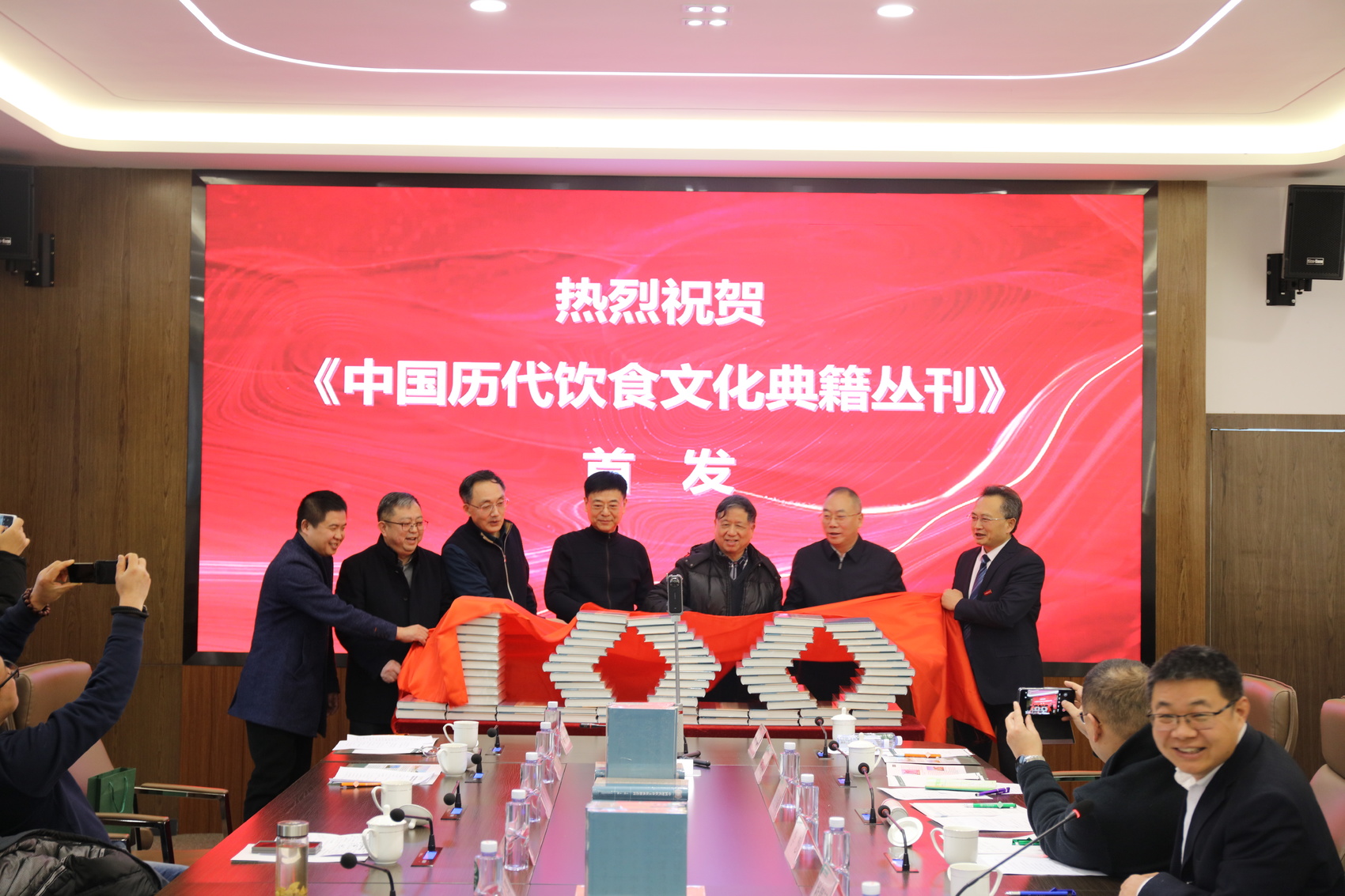 https://www.sczjw.net.cn:443/cms-web/ueditor/download?id=911419445349105664