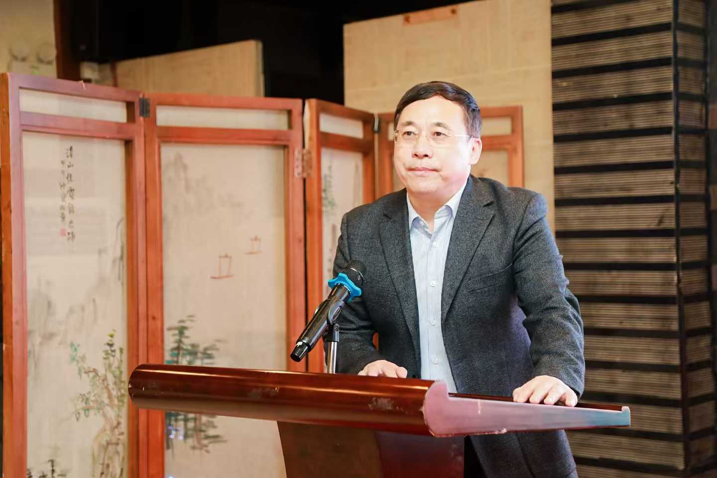 https://www.sczjw.net.cn:443/cms-web/ueditor/download?id=915911500723961856