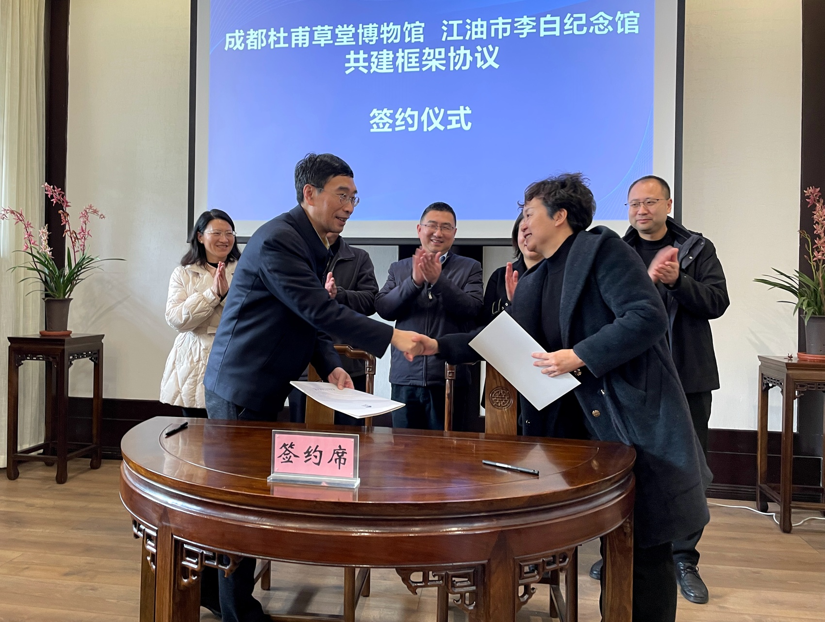 https://www.sczjw.net.cn:443/cms-web/ueditor/download?id=917192053343436800