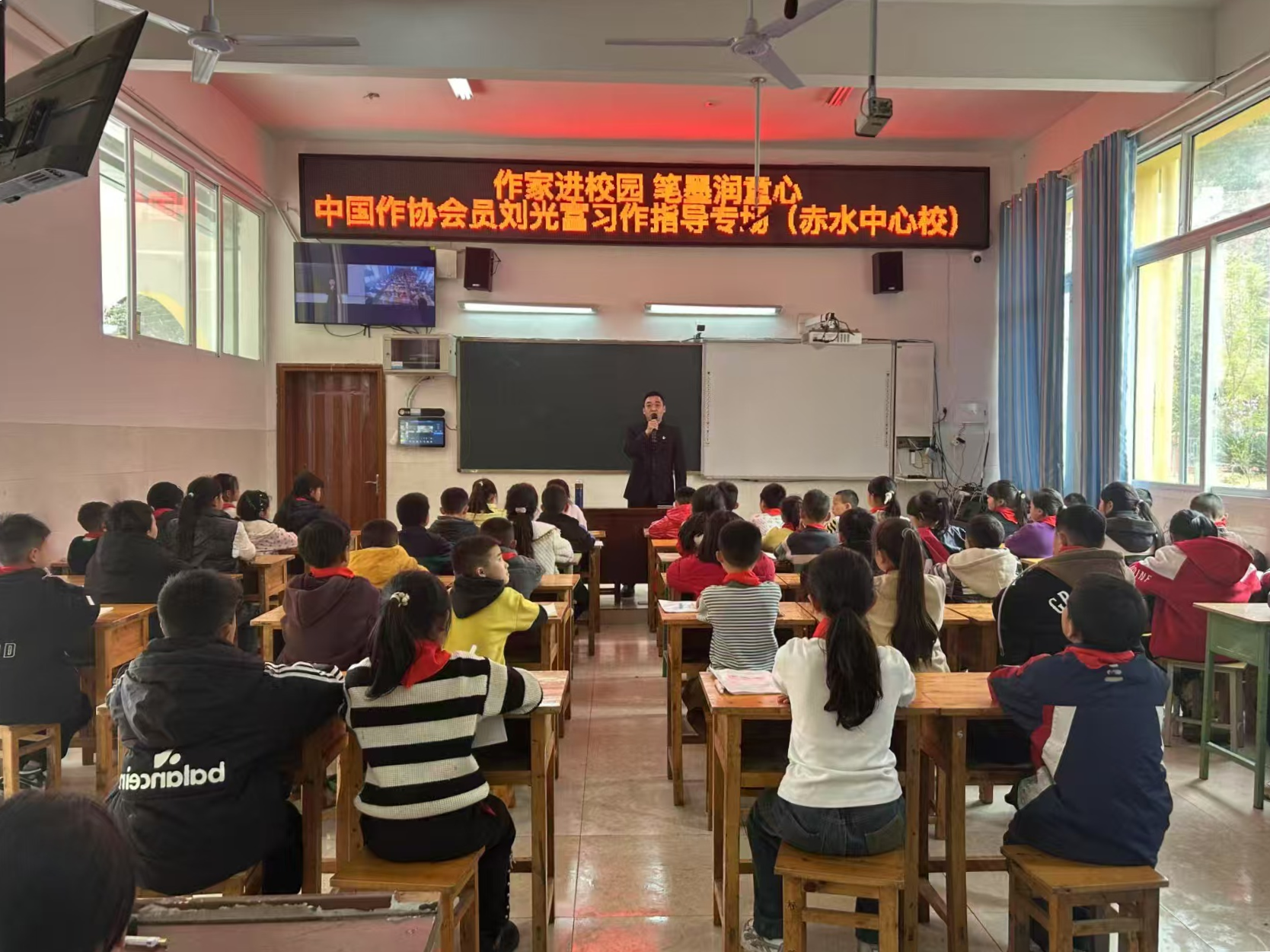 https://www.sczjw.net.cn:443/cms-web/ueditor/download?id=917631038331076608