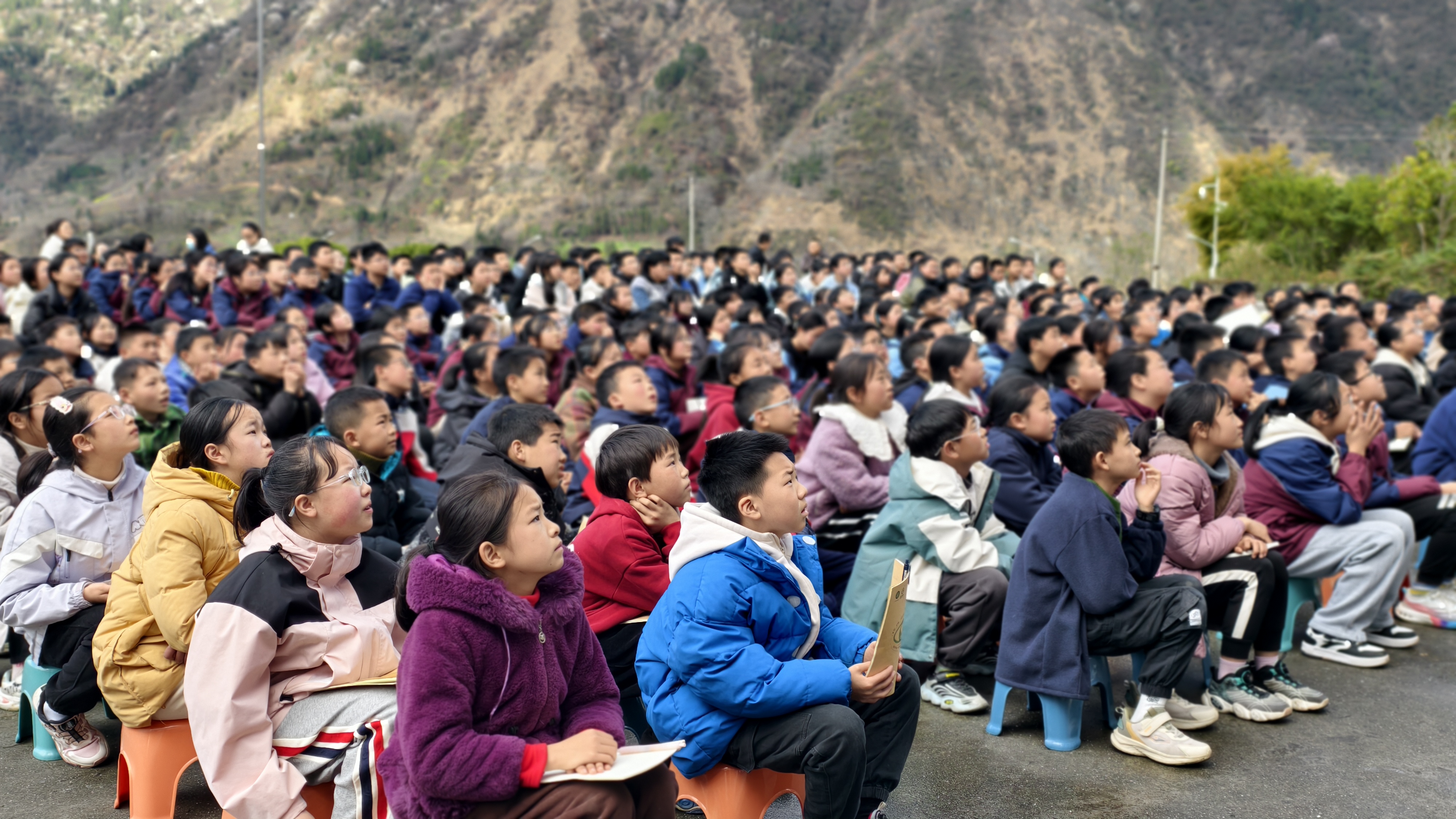 https://www.sczjw.net.cn:443/cms-web/ueditor/download?id=917658339483631616