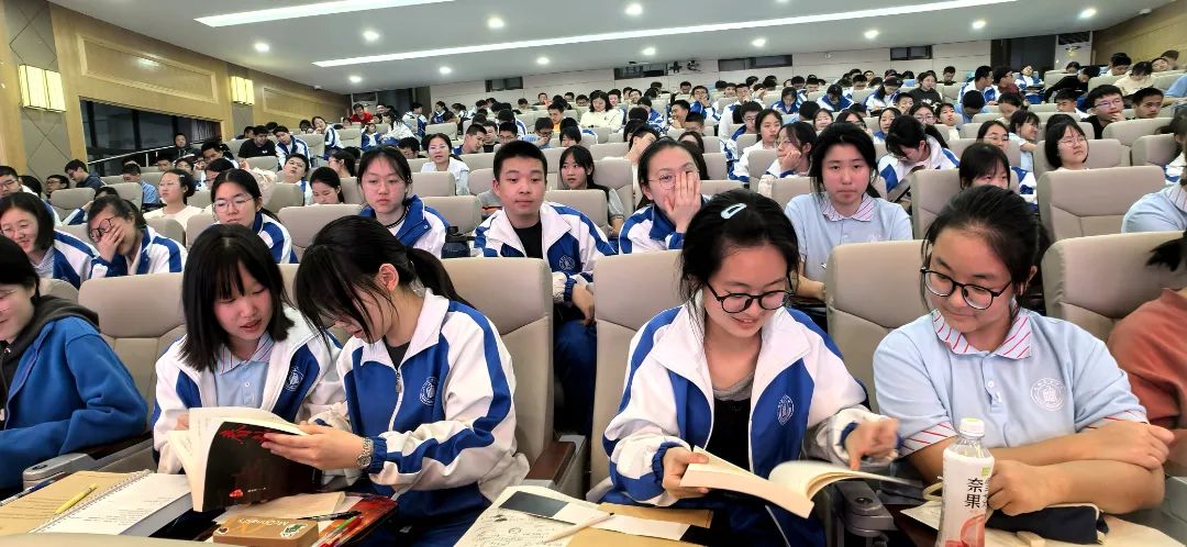 https://www.sczjw.net.cn:443/cms-web/ueditor/download?id=922356923116994560
