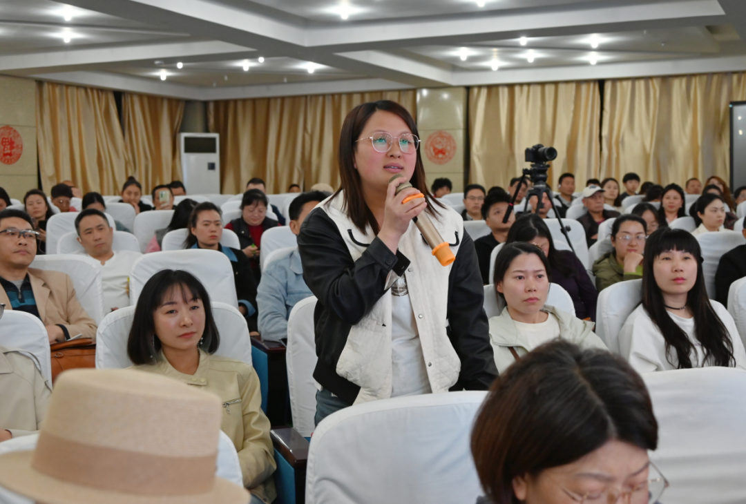 https://www.sczjw.net.cn:443/cms-web/ueditor/download?id=926992935868874752