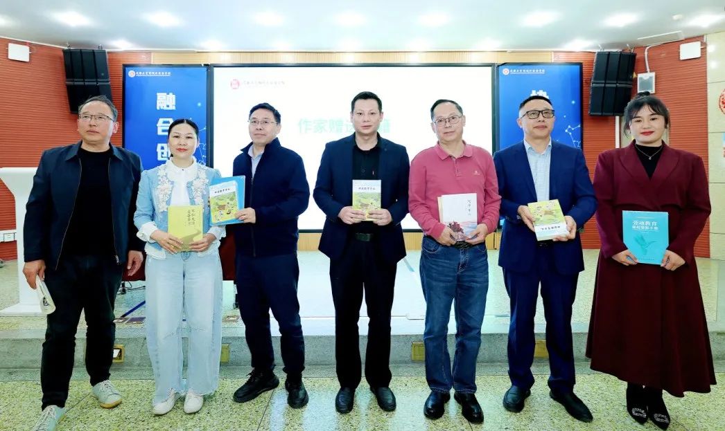 https://www.sczjw.net.cn:443/cms-web/ueditor/download?id=926993331014254592