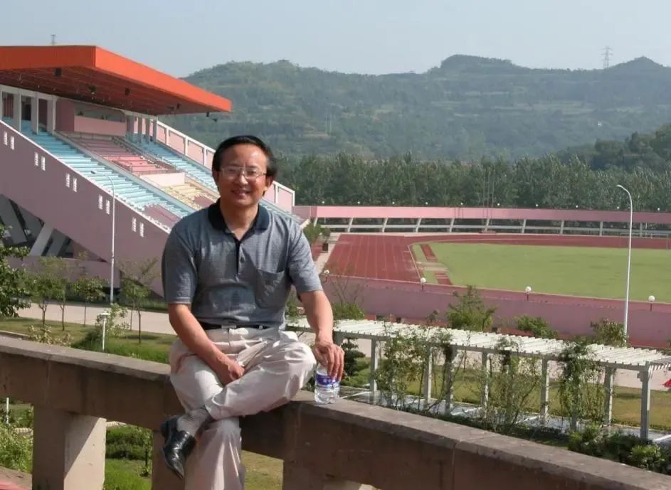 https://www.sczjw.net.cn:443/cms-web/ueditor/download?id=926997475087269888