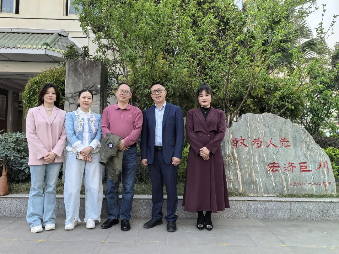 https://www.sczjw.net.cn:443/cms-web/ueditor/download?id=930250738389663744