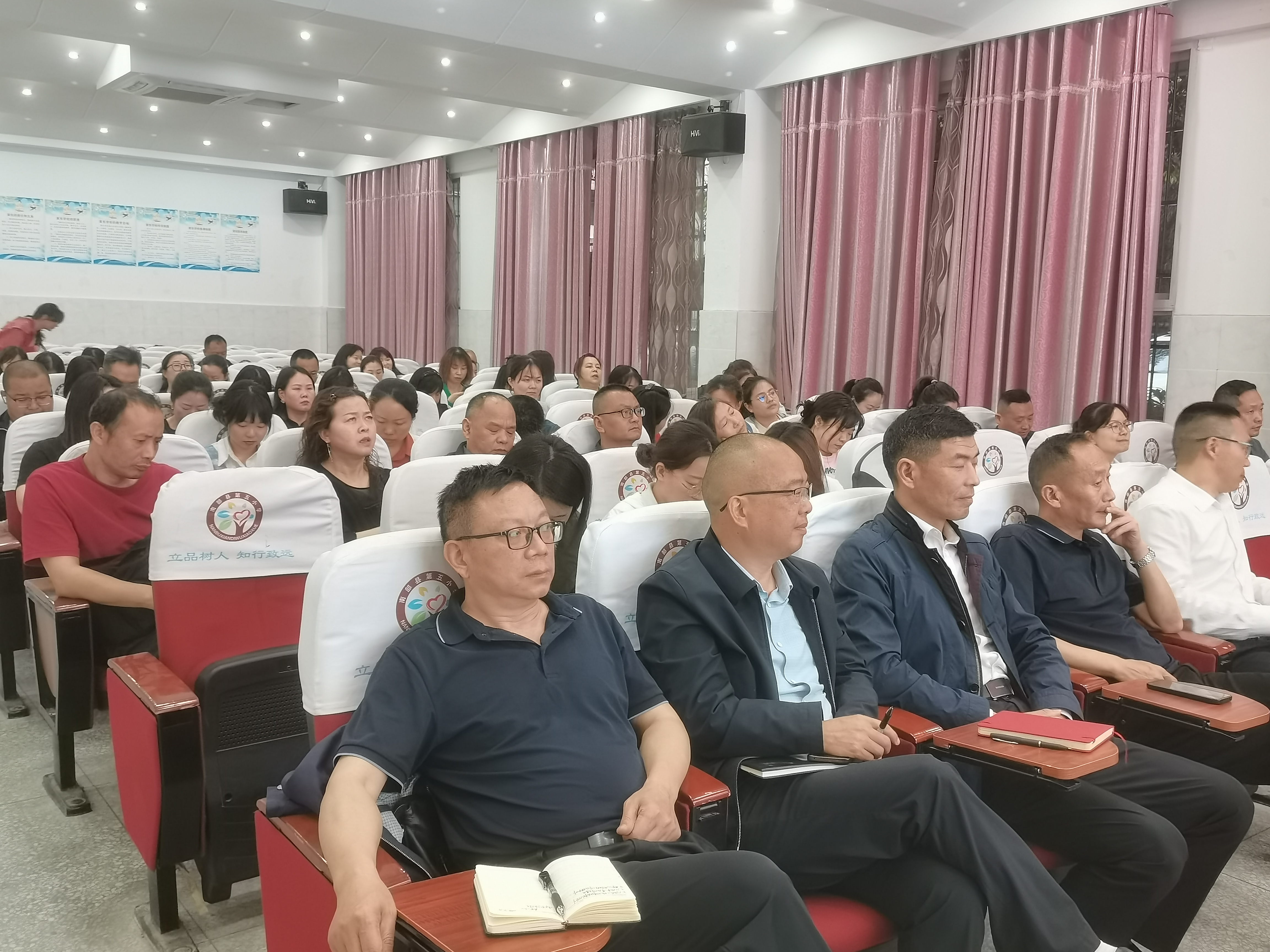 https://www.sczjw.net.cn:443/cms-web/ueditor/download?id=932077857159692288