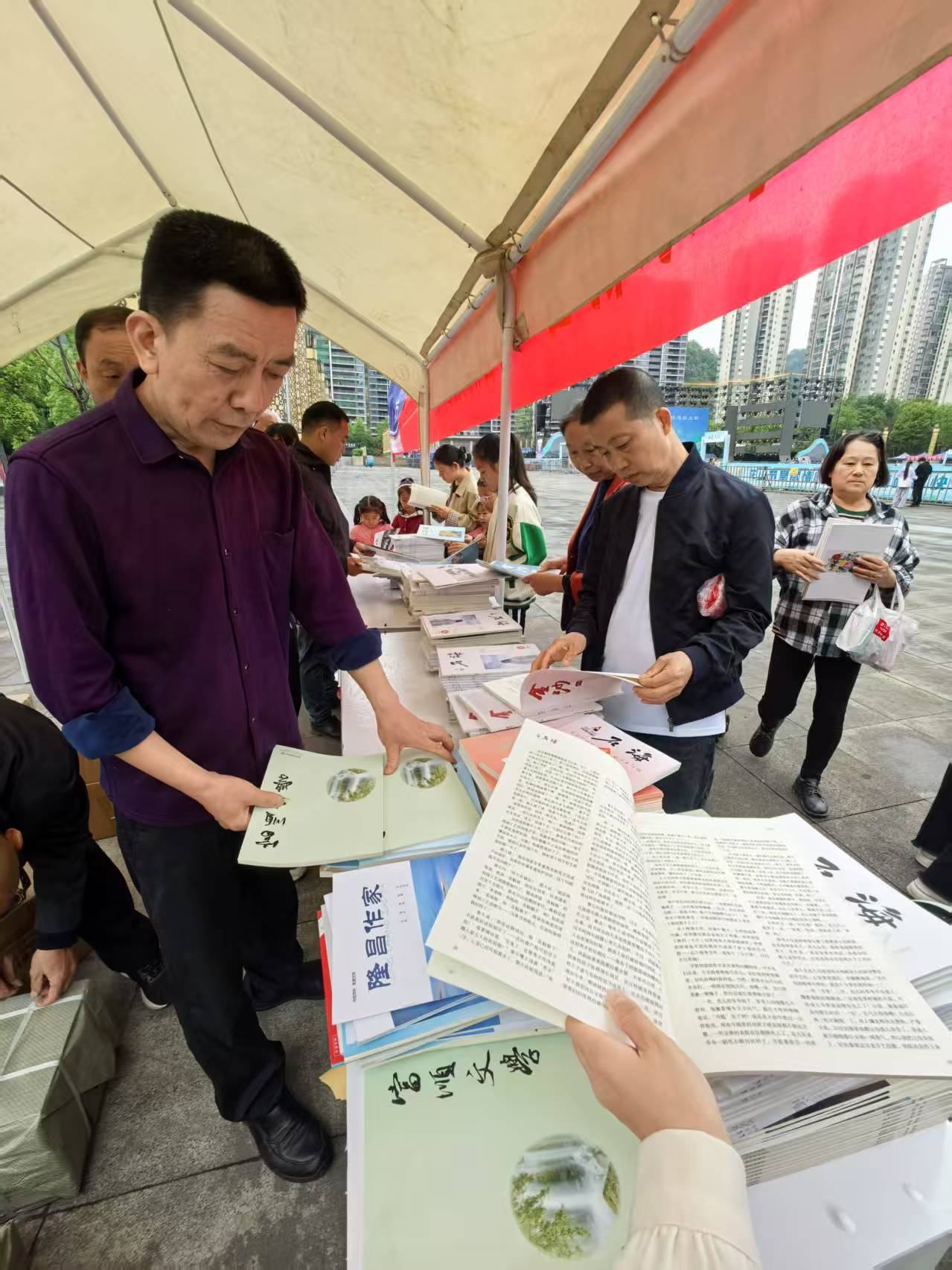 https://www.sczjw.net.cn:443/cms-web/ueditor/download?id=933530033476255744