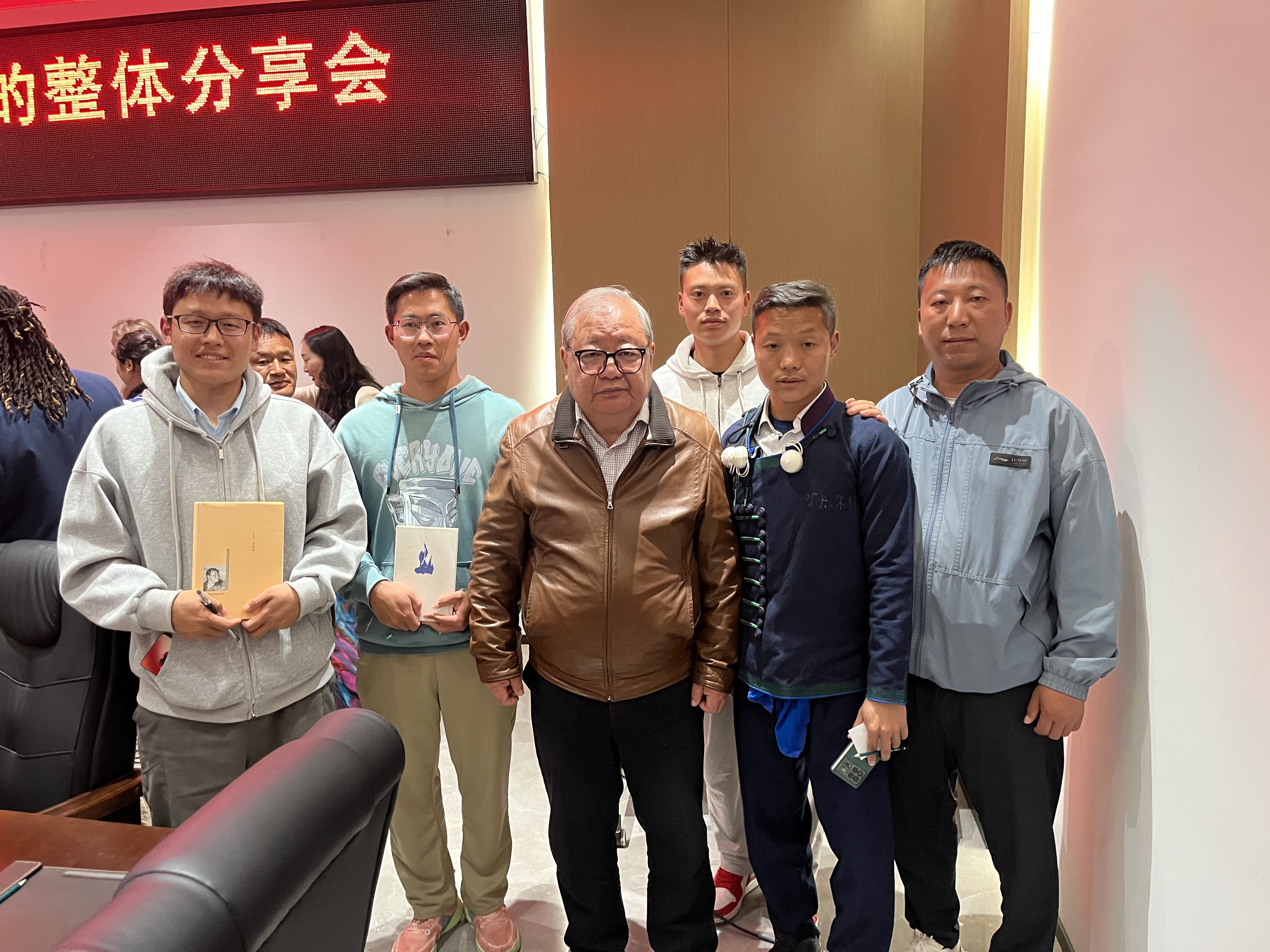 https://www.sczjw.net.cn:443/cms-web/ueditor/download?id=933933157076615168