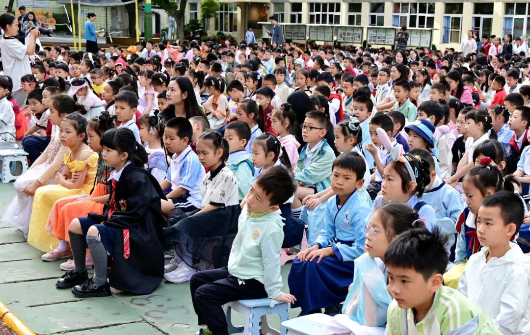 https://www.sczjw.net.cn:443/cms-web/ueditor/download?id=935005402767212544