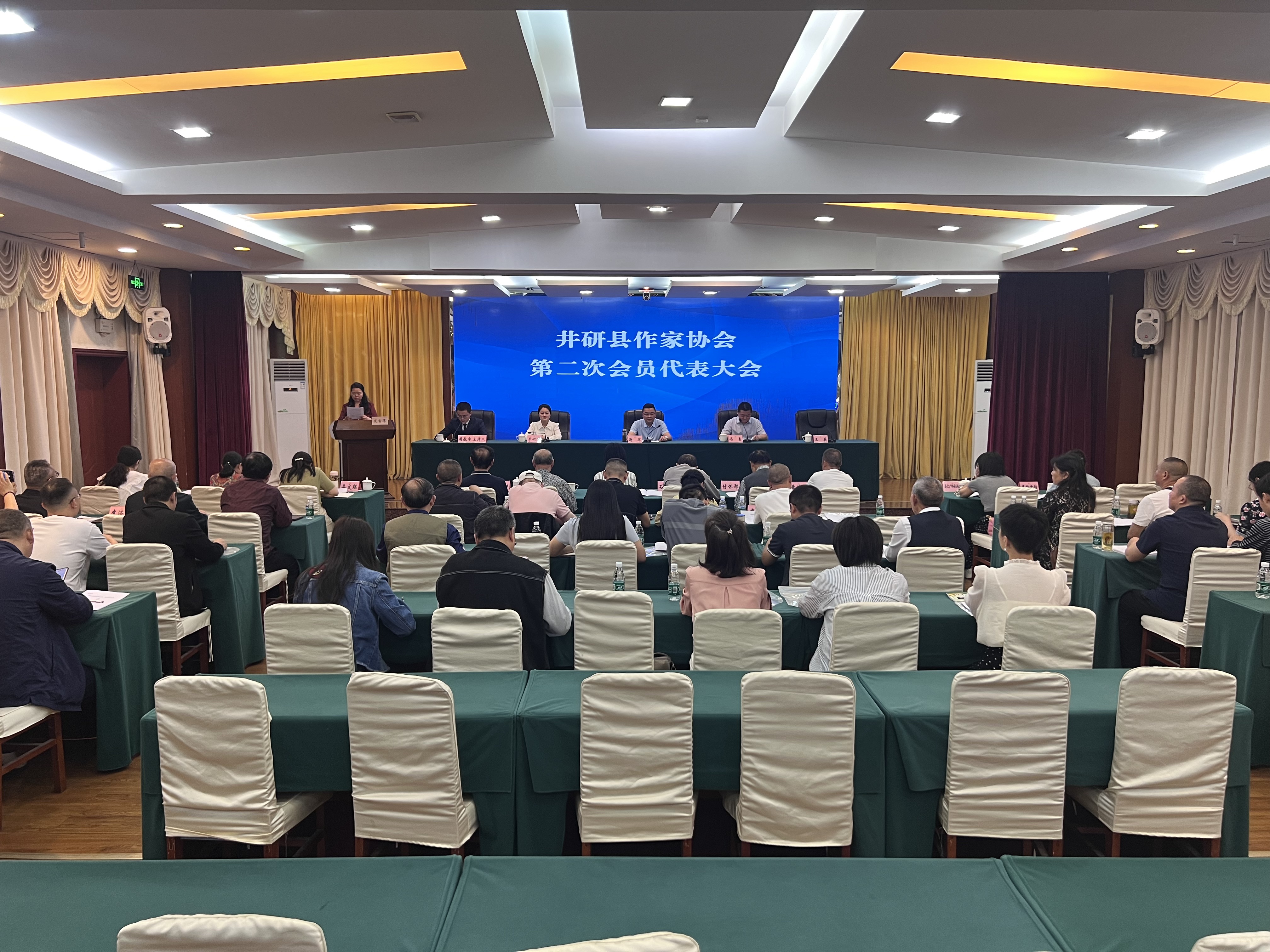 https://www.sczjw.net.cn:443/cms-web/ueditor/download?id=939034224482631680