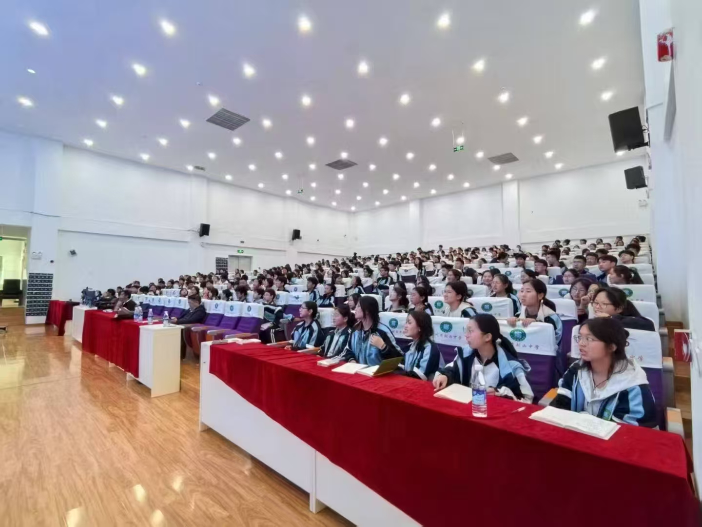 https://www.sczjw.net.cn:443/cms-web/ueditor/download?id=940459516354936832