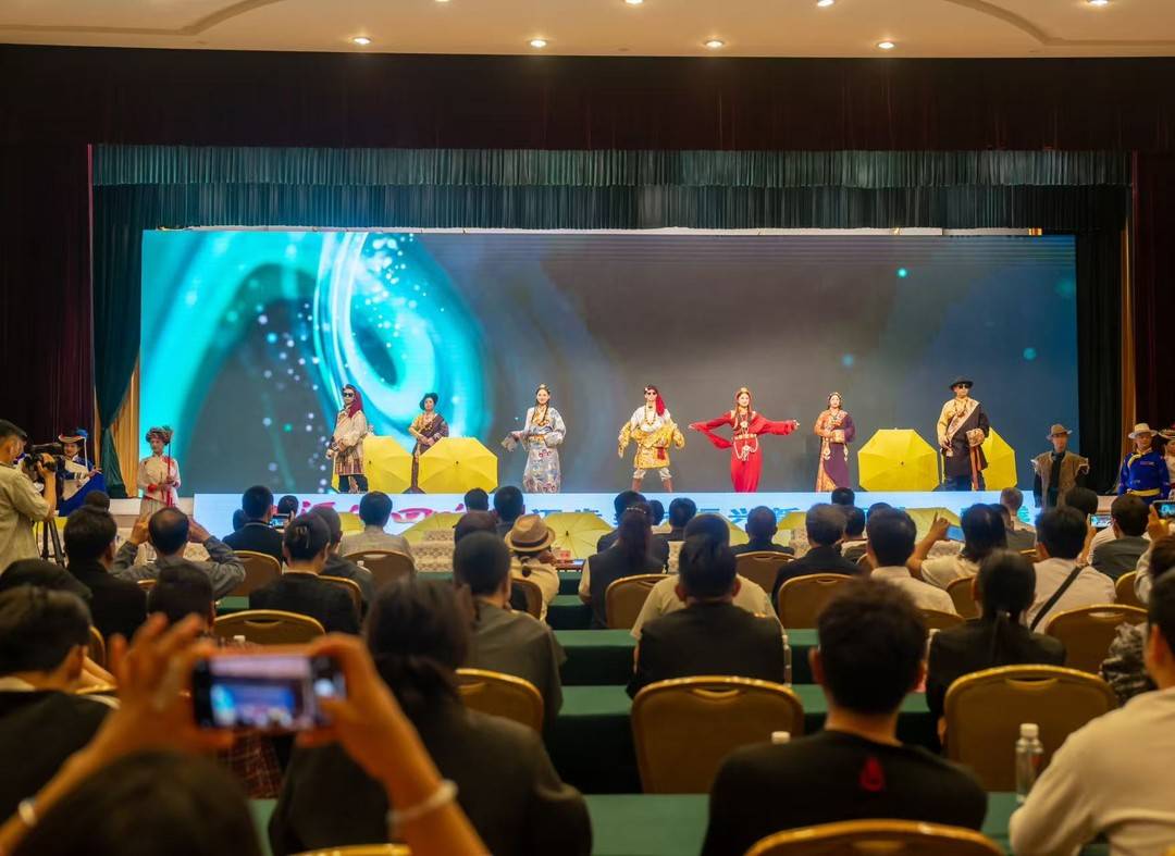 https://www.sczjw.net.cn:443/cms-web/ueditor/download?id=942024468911931392