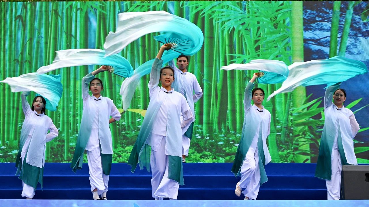 https://www.sczjw.net.cn:443/cms-web/ueditor/download?id=942202510573617152