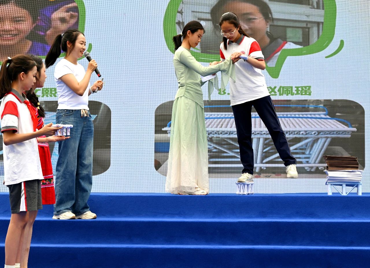 https://www.sczjw.net.cn:443/cms-web/ueditor/download?id=942203267930701824