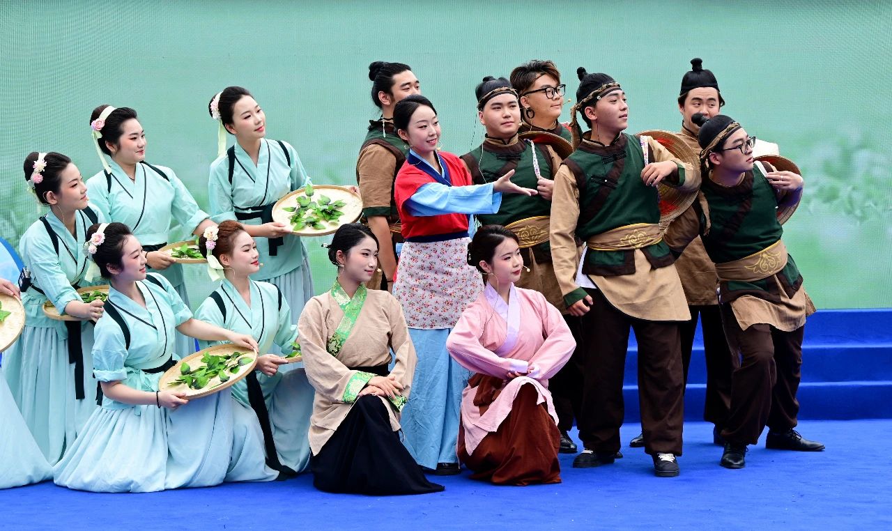 https://www.sczjw.net.cn:443/cms-web/ueditor/download?id=942203831062151168