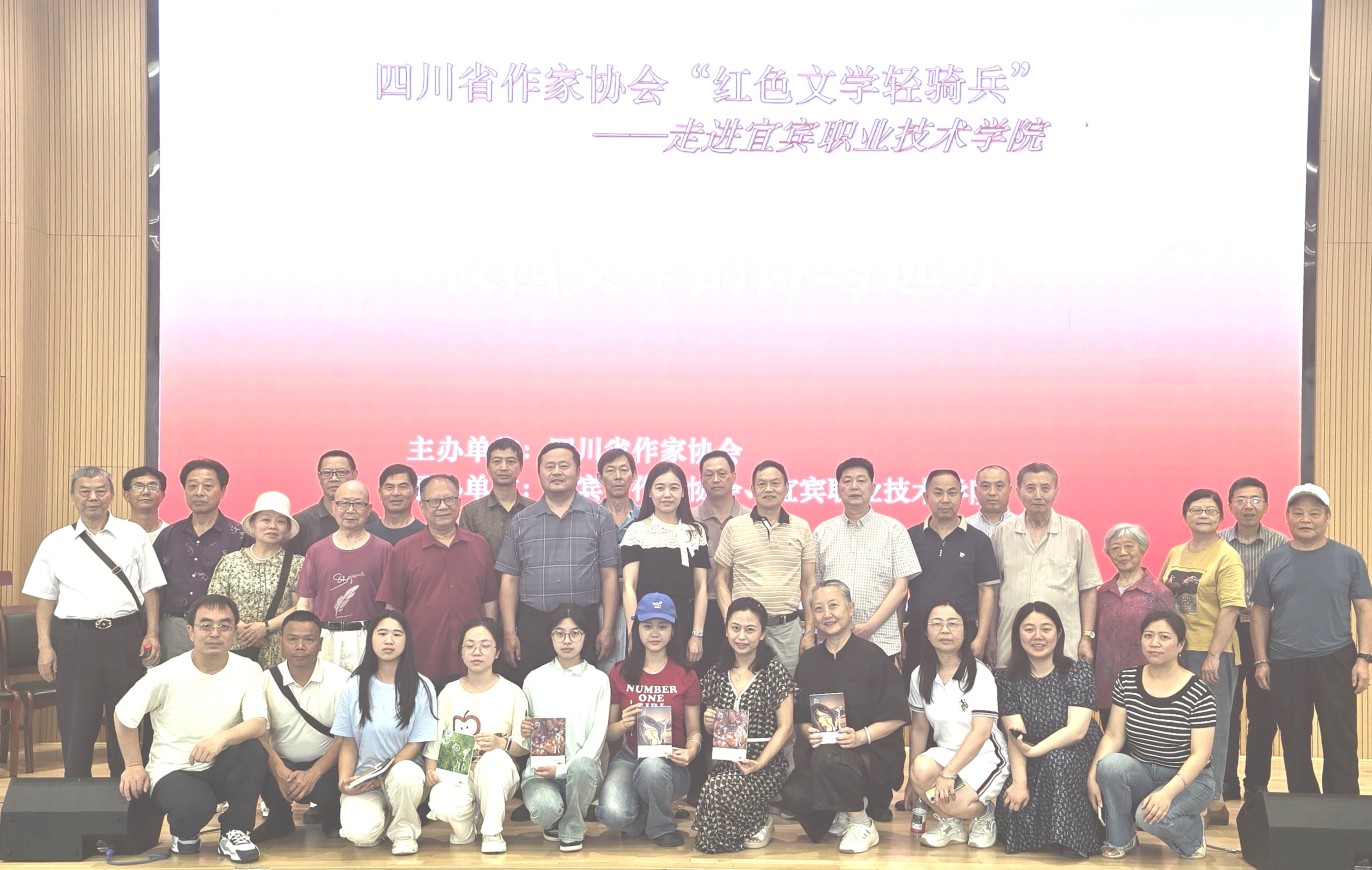 https://www.sczjw.net.cn:443/cms-web/ueditor/download?id=944110028589678592