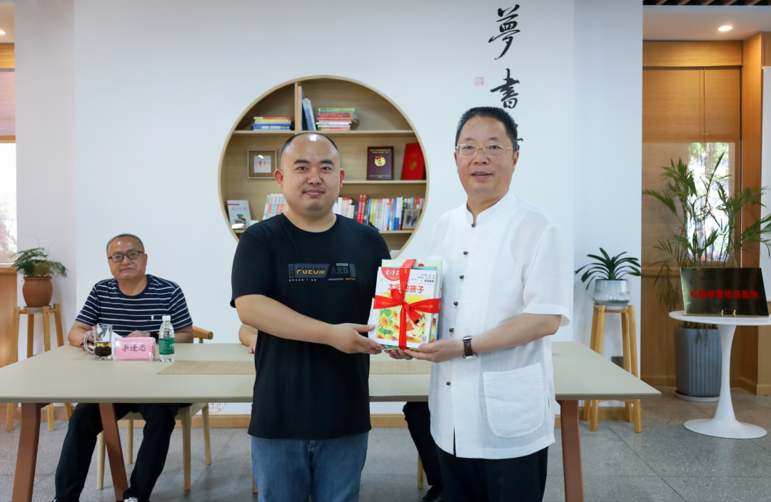 https://www.sczjw.net.cn:443/cms-web/ueditor/download?id=954268712356724736