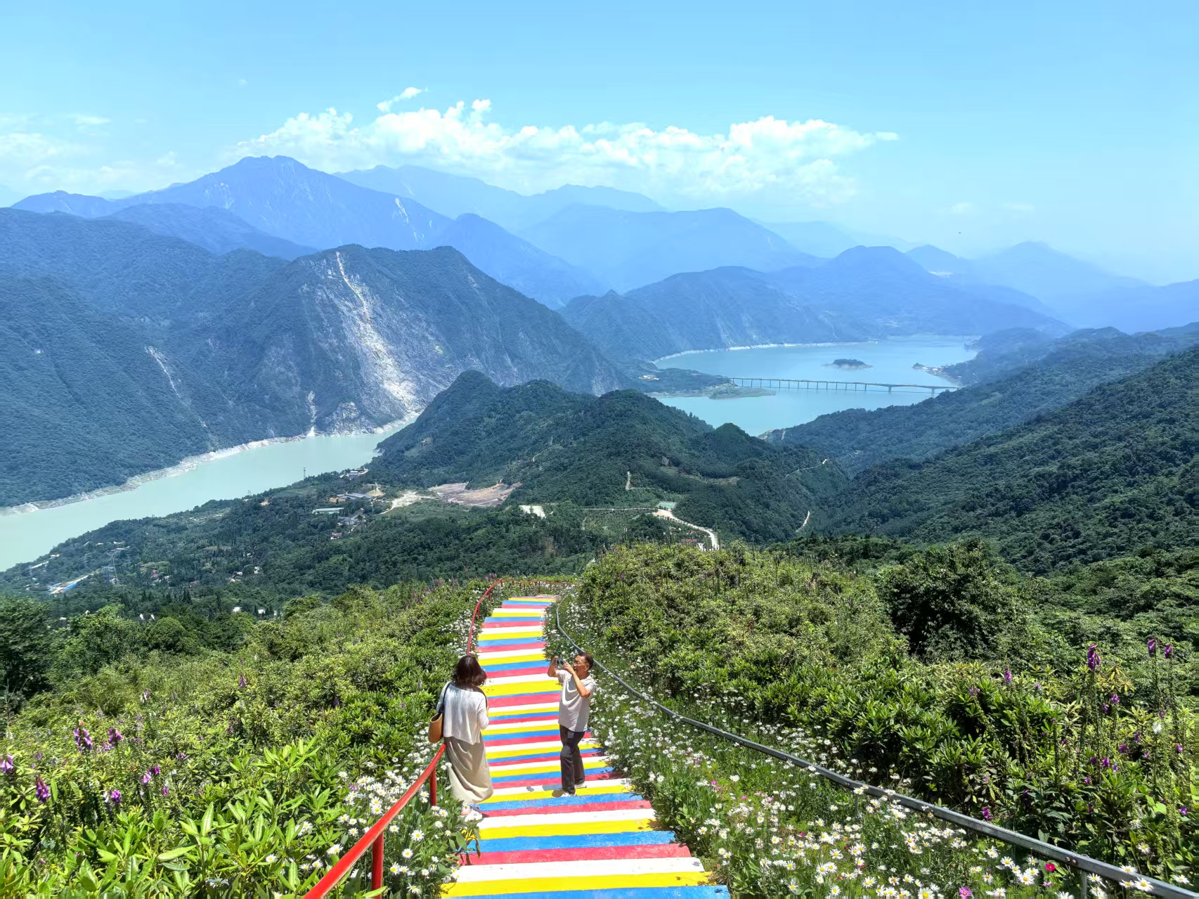 https://www.sczjw.net.cn:443/cms-web/ueditor/download?id=955317259646713856