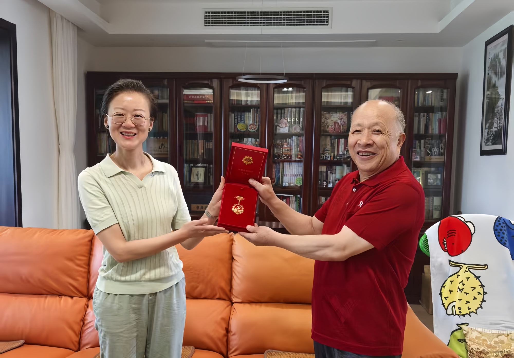 https://www.sczjw.net.cn:443/cms-web/ueditor/download?id=957443367565443072