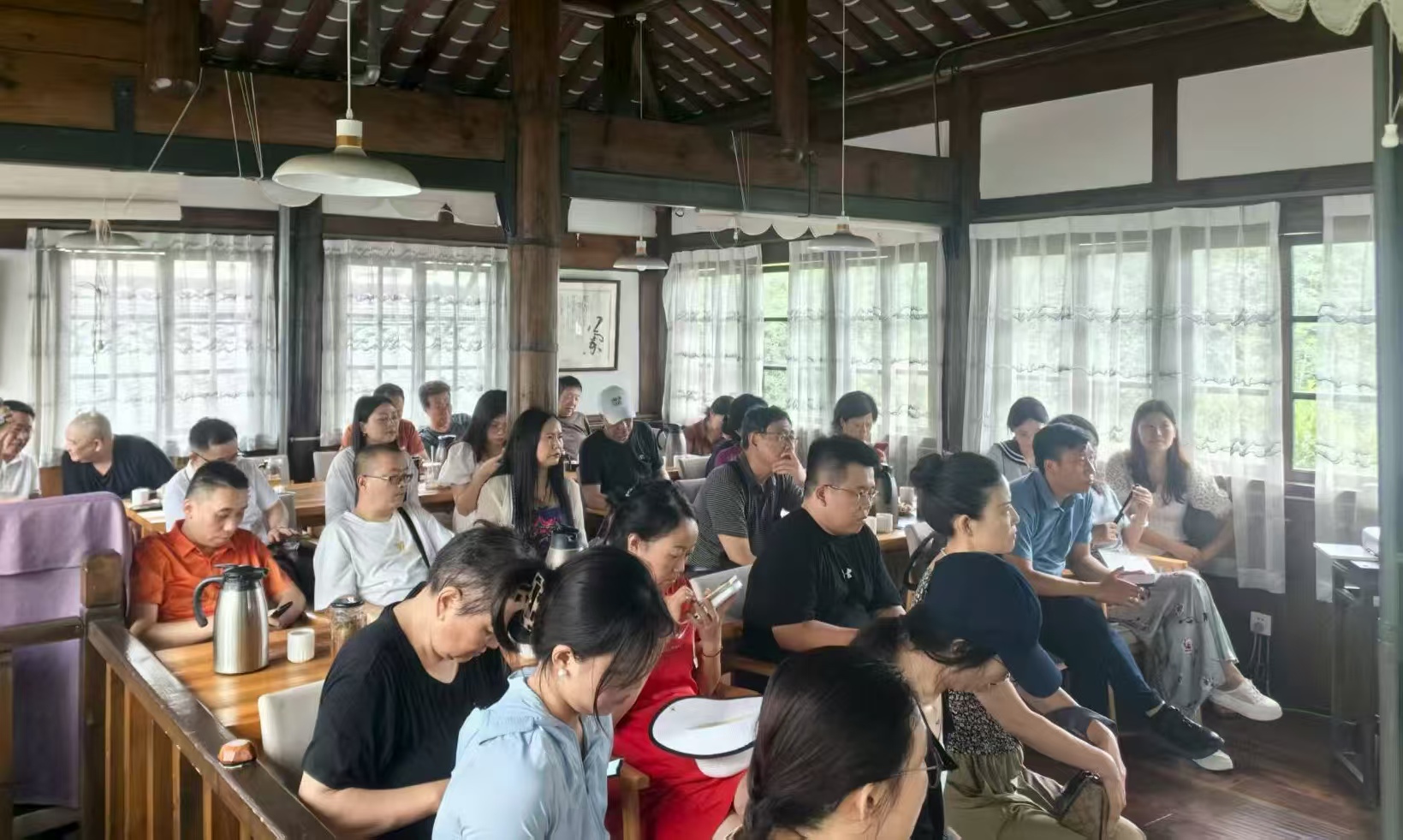 https://www.sczjw.net.cn:443/cms-web/ueditor/download?id=966605080910938112